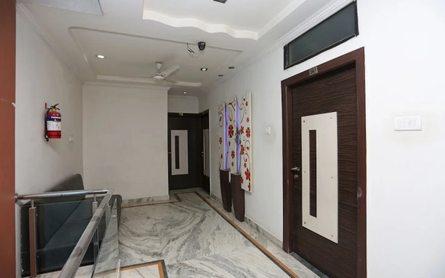 OYO 24646 Hotel Gaurav Palace