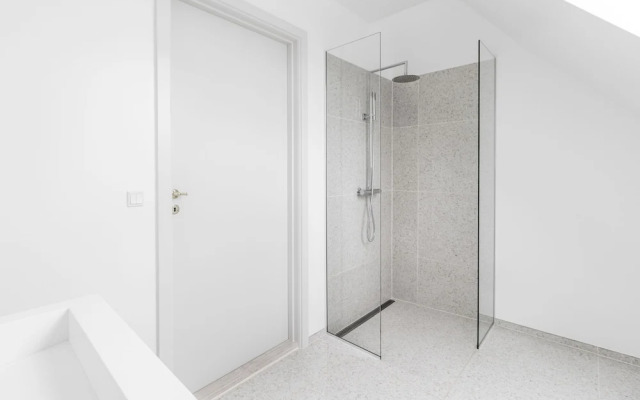 Majestic 300m2 Apartment