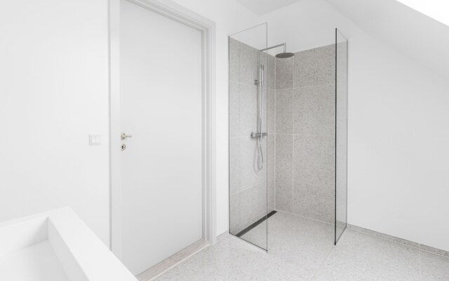 Majestic 300m2 Apartment