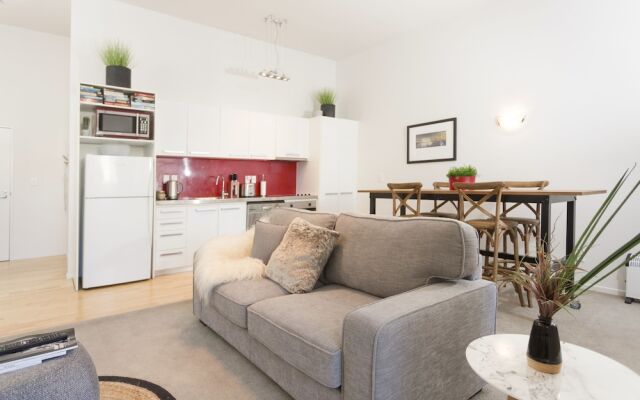 TOWNY - Top Floor Tranquility - 2 Bedrooms