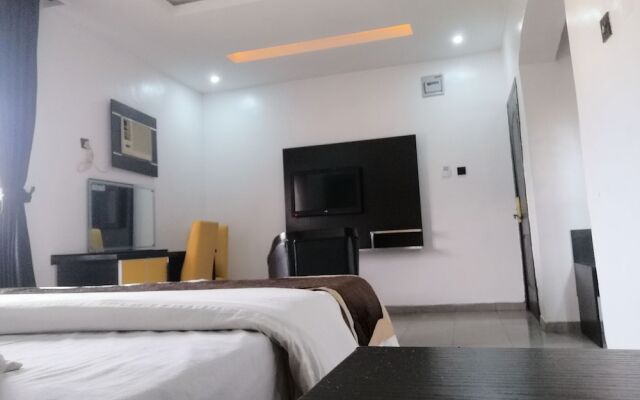 Chalon Suites