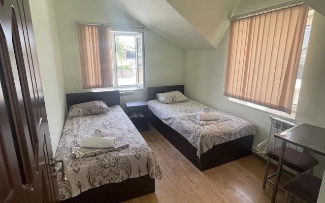 Noragyugh Guesthouse