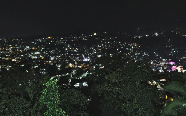 Kandyan Bluestar Villa