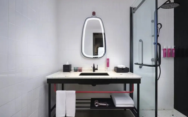 Moxy Ningbo Old Bund