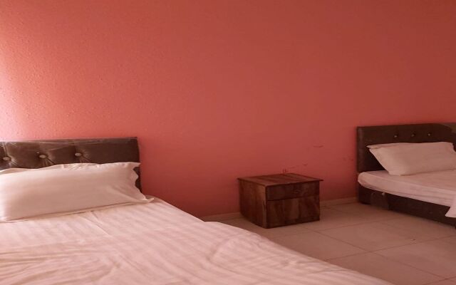 OYO 537 Dahtham Furnished Units