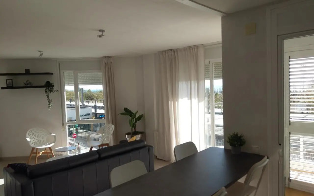 Luxury Apartment Accommodation, next to beach & train station Calella