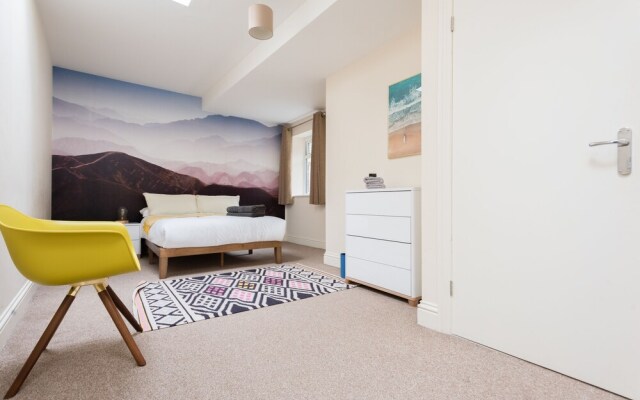 The Broadmead Jungle - Lovely & Central 3BDR Apartments	