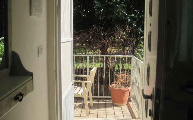 The House By The Mulberry Tree