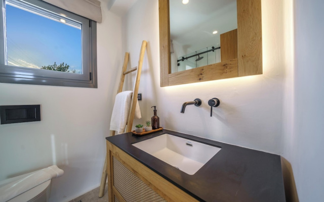 EAST VILLA by CYAMES