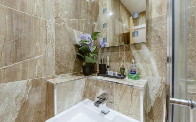 Modern city centre studio apartment