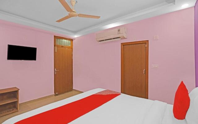 OYO 85984 Hotel Happy Spring