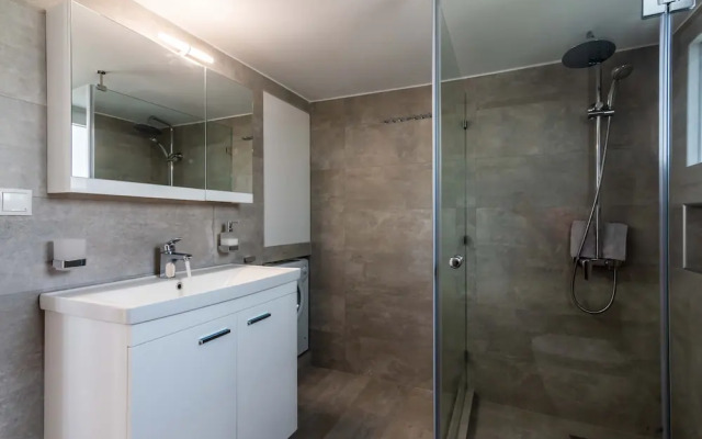 White Rock Milos Suites
