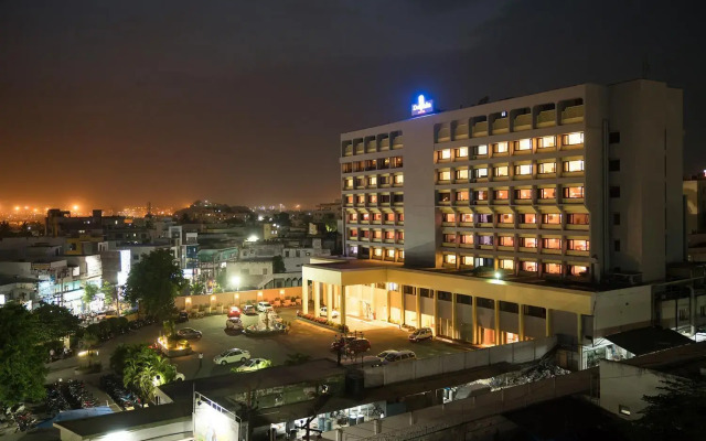 Dolphin Hotel