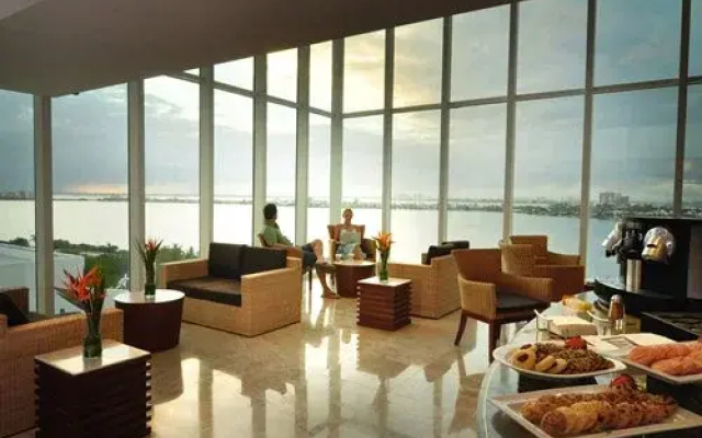 Sunset Royal Beach Resort-4 Nights, Cancún, Mexico - Hotel in Cancun - Photo 5