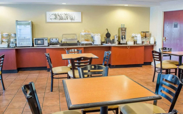 Wingate by Wyndham Dublin Near Claytor Lake State Park