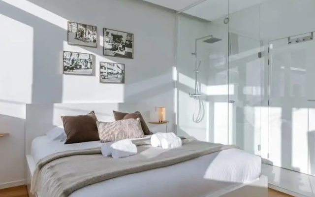 Bright Apartment Overlooking the 3 Towers of Ghent
