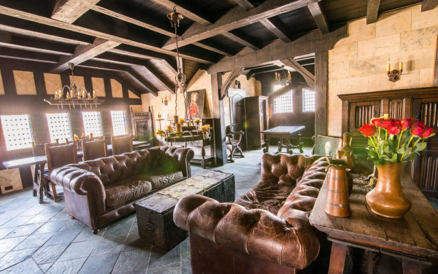 Stone Hall Castle