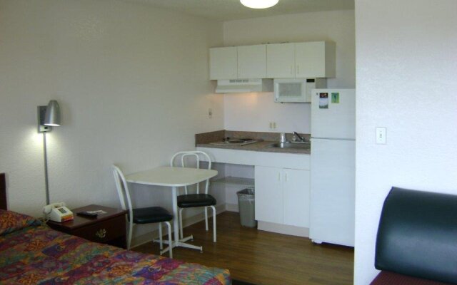 InTown Suites Extended Stay Houston TX - West Oaks