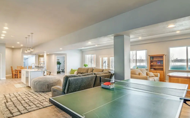 Palmer Apartment w/ Peaceful Pond & Kayaks!