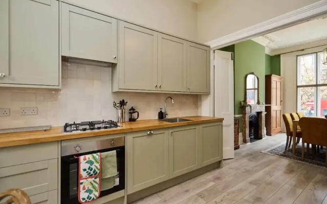 The Earl's Court Hideout - Lovely 4bdr House With Garden