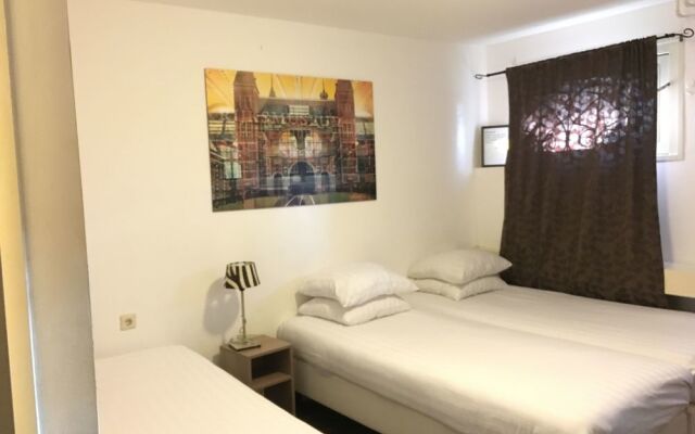 Art Gallery Hotel Bv