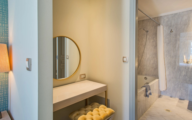 Airotel Stratos Vassilikos Hotel