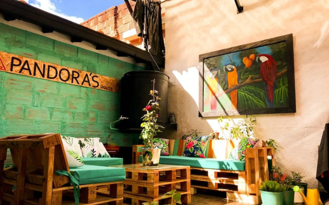 Pandora's House Coliving community, Strategic location, High Performance Wifi