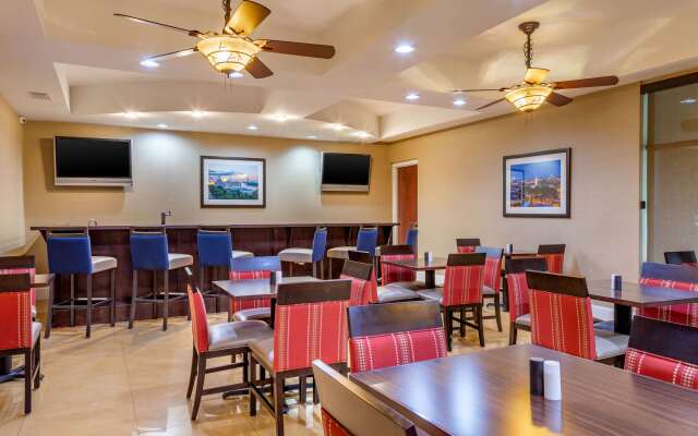 Comfort Suites Savannah Gateway I-95