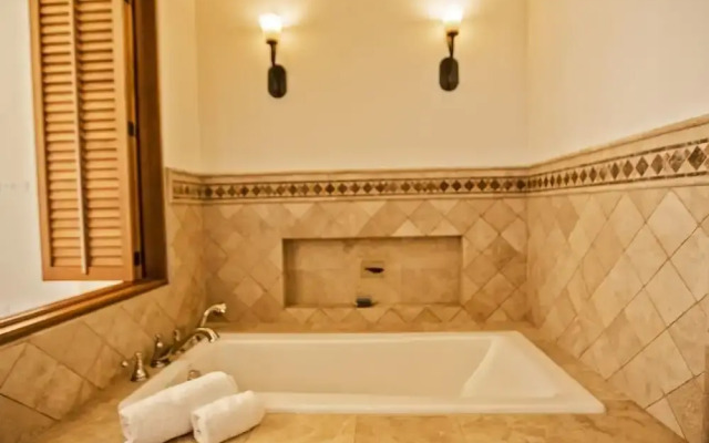 Villa Zachary