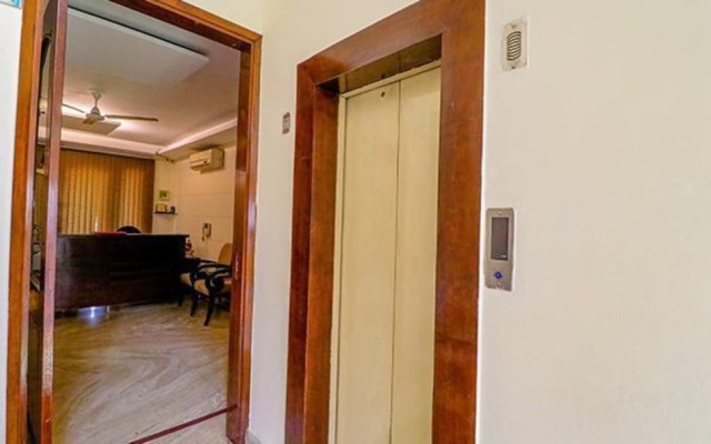 Fabhotel Imperial Inn