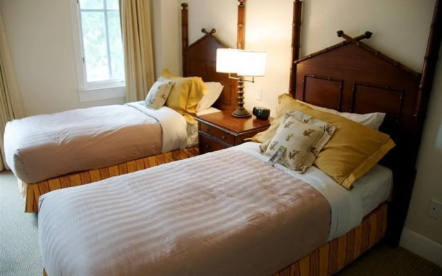 Poets Cove Resort & Spa