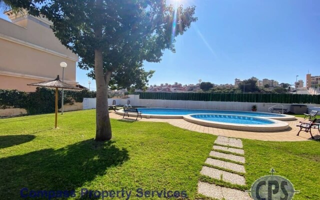 Entre Golf Townhouse which sleep 6 & Com Pool VM17