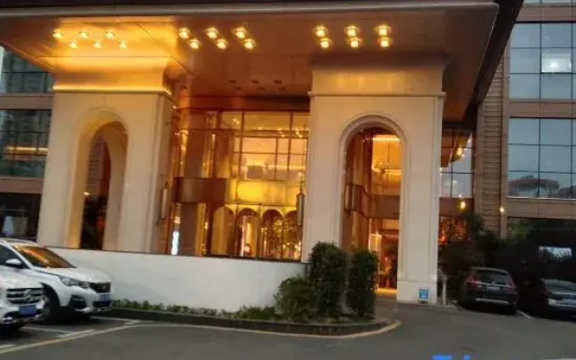 Royal Hotel
