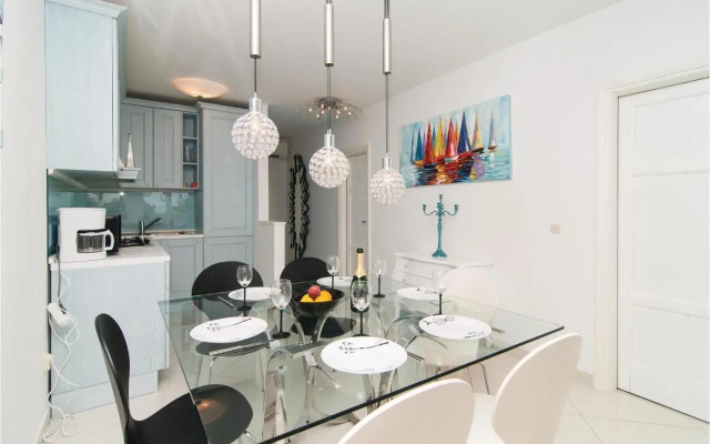 Apartment Split with Sea View 04