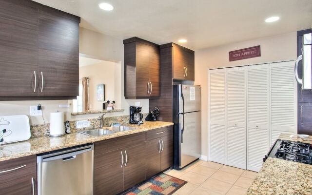 Atlantis - 4 Br Home