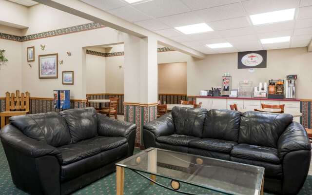 Super 8 by Wyndham Newcomerstown