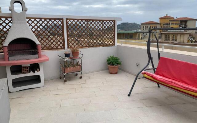 Nuovo attico con terrazza 5 minuti dal mare