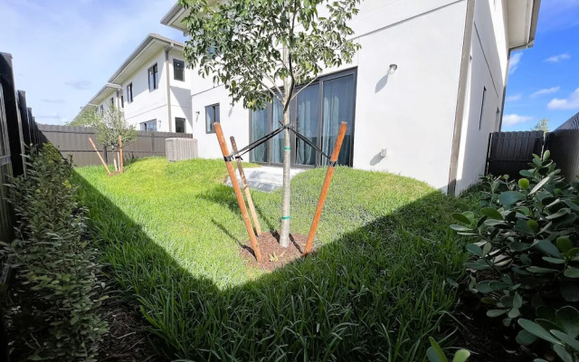 Green Luxurious 5BD Jungle House by FL Keys MIA