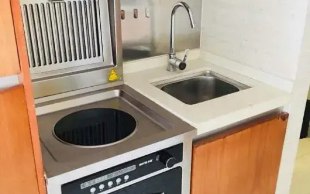 Guangzhou Sun Yat-sen University First Hospital Dongshankou Subway Yumi Boutique Apartment