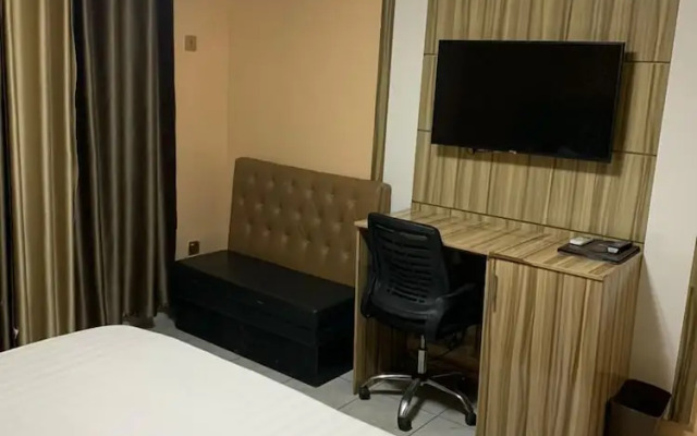 Royal Marquis Hotel