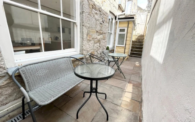 Spacious 5 Bed House Close to Seafront Penzance