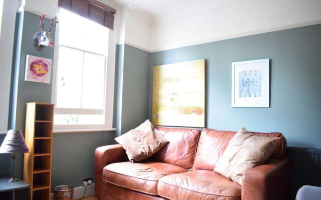2 Bedroom In Shepherds Bush
