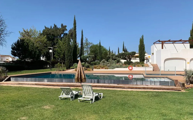 Vilamoura Club Villa 1 by Homing