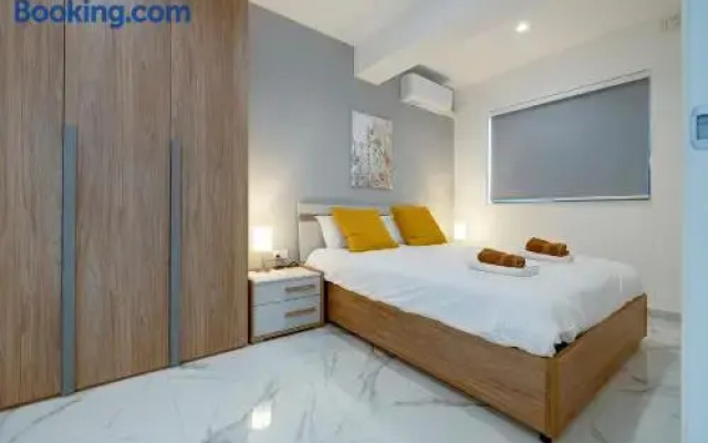 Top Location 2 Bedroom With Terrace