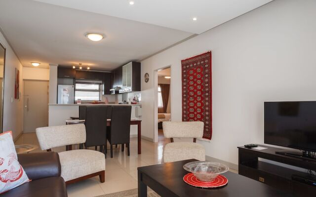 Cape Town City Accommodation - The Island Club