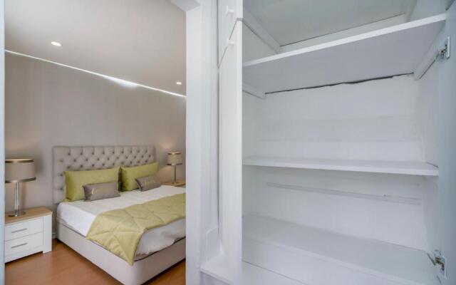 Brand New Downtown Apartment