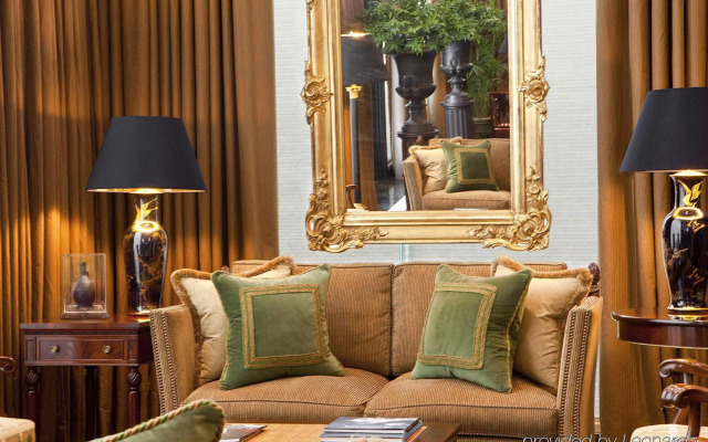 Royal Park Hotel
