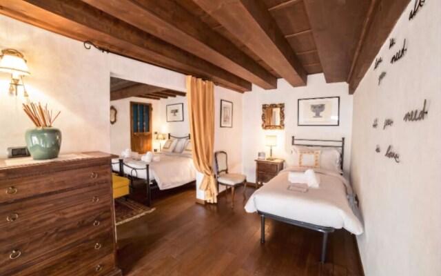 Hemeras Boutique House Servi
