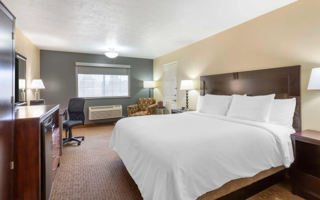 Best Western Plus Cottontree Inn