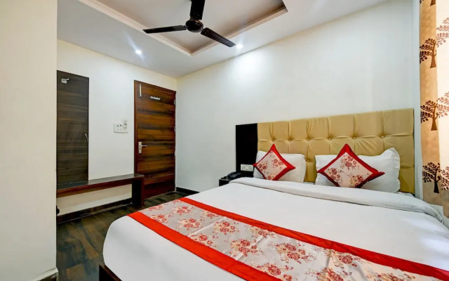 Hotel Dhwani Palace